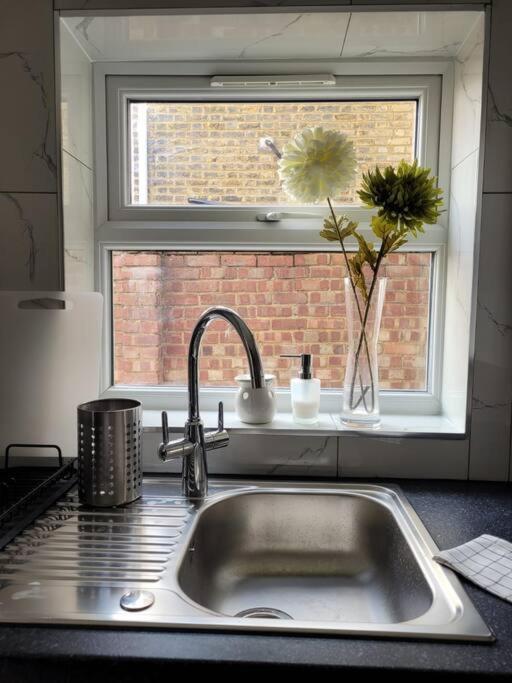 Southall Inn - Near Heathrow Экстерьер фото