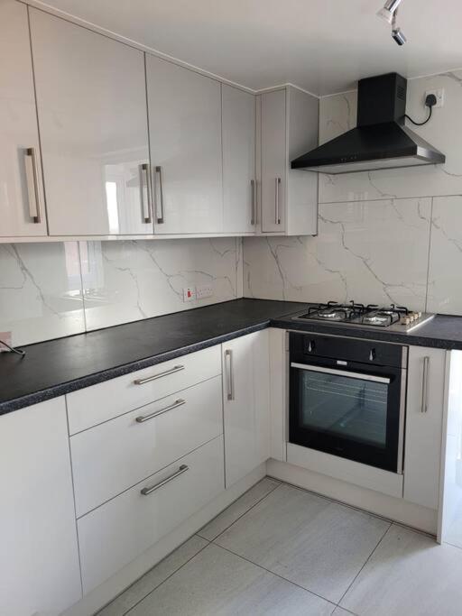 Southall Inn - Near Heathrow Экстерьер фото